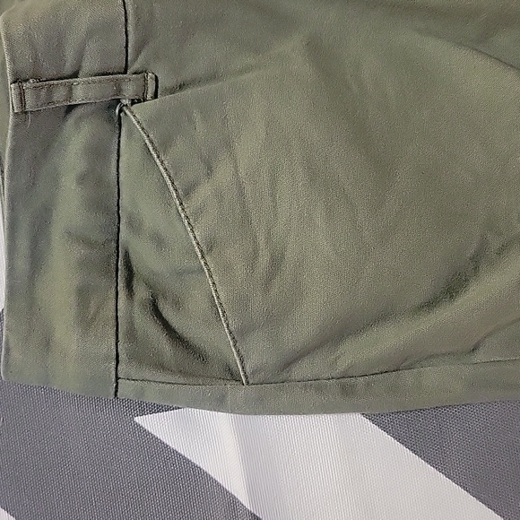 Knee length shorts - Picture 2 of 6